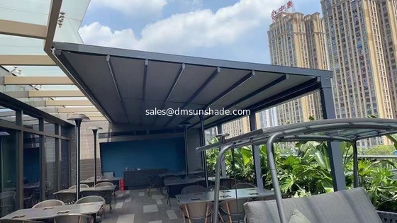 Aluminium PVC Pergola Canopy Atap Pergola Hotel Modern Pintu depan Waterproof Awning retractable