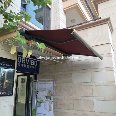 Awning outdoor retractable dengan kontrol motor dan lampu LED kanopi taman awning sunshade