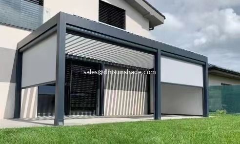 Pergola Aluminium Luar Ruangan yang cerdas dan dapat disesuaikan dengan tirai zip tahan air