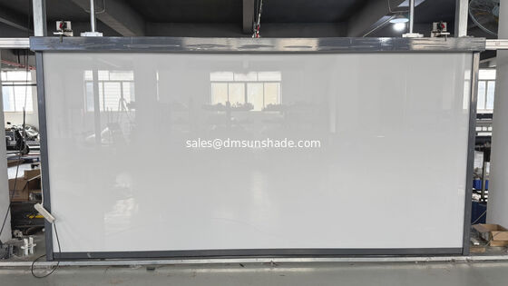 Hot Sales Motorized Spring Windproof Zip Blinds untuk Patio & Balkon Manual Bantuan Angkat Roller Blind